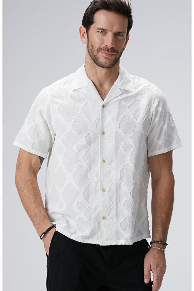 Beyaz Desenli Gömlek - 1