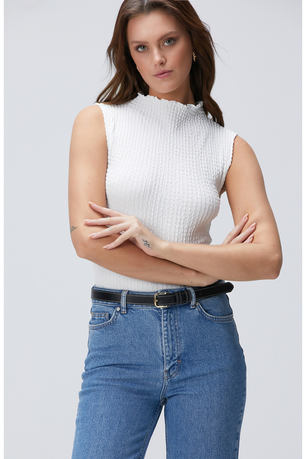 Beyaz Gofreli Örme Bluz - 4