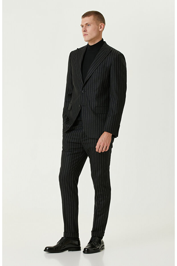 Siyah Çizgili Takım - 4