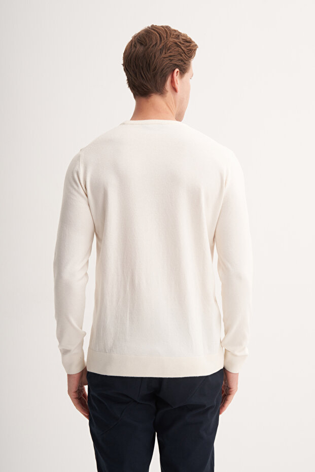 سترة بياقة دائرية ناعمة الملمس وقصة ضيقة - 4