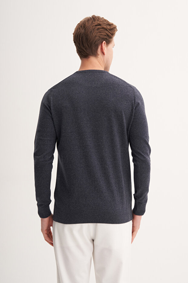 سترة بياقة دائرية ناعمة الملمس وقصة ضيقة - 4