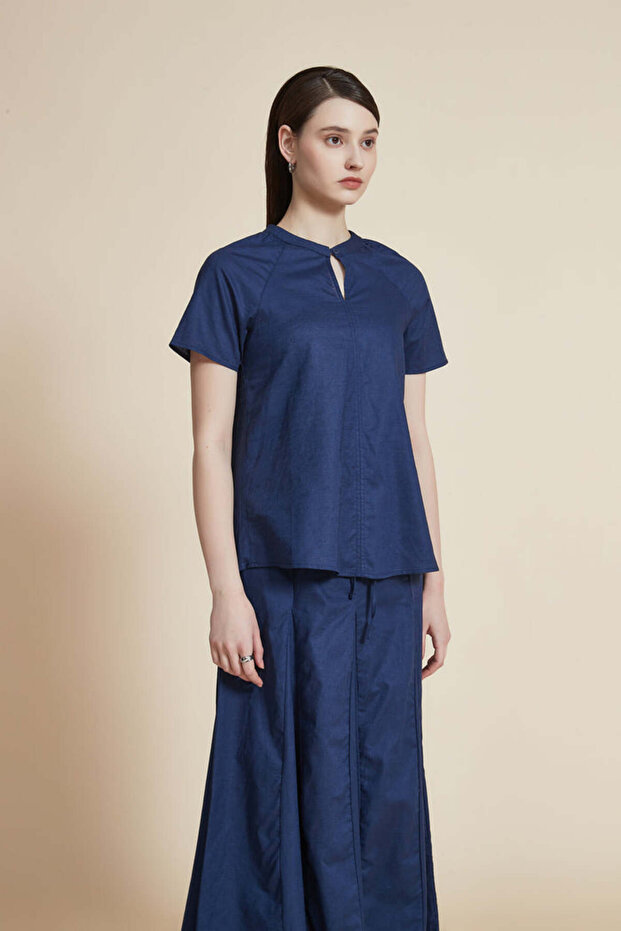 بلوزة سادة بأكمام قصيرة مكشكشة - 5