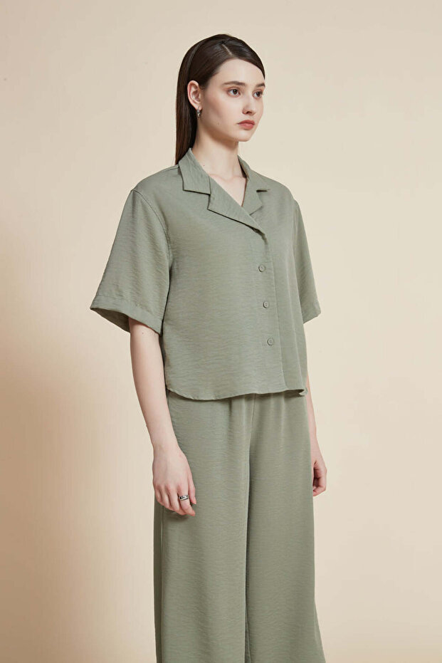 قميص بياقة قميص سادة - 4