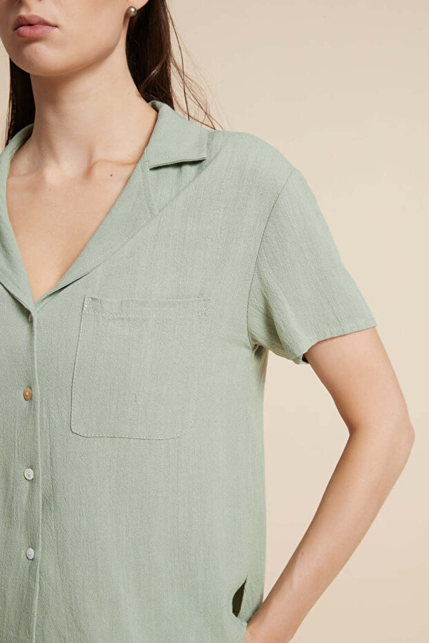 Solid Buttoned Half-Sleeve Top - 4