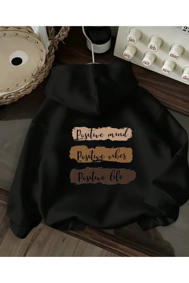 سترة رياضية كبيرة الحجم مطبوعة عليها عبارة POSITIVE MIND - 1
