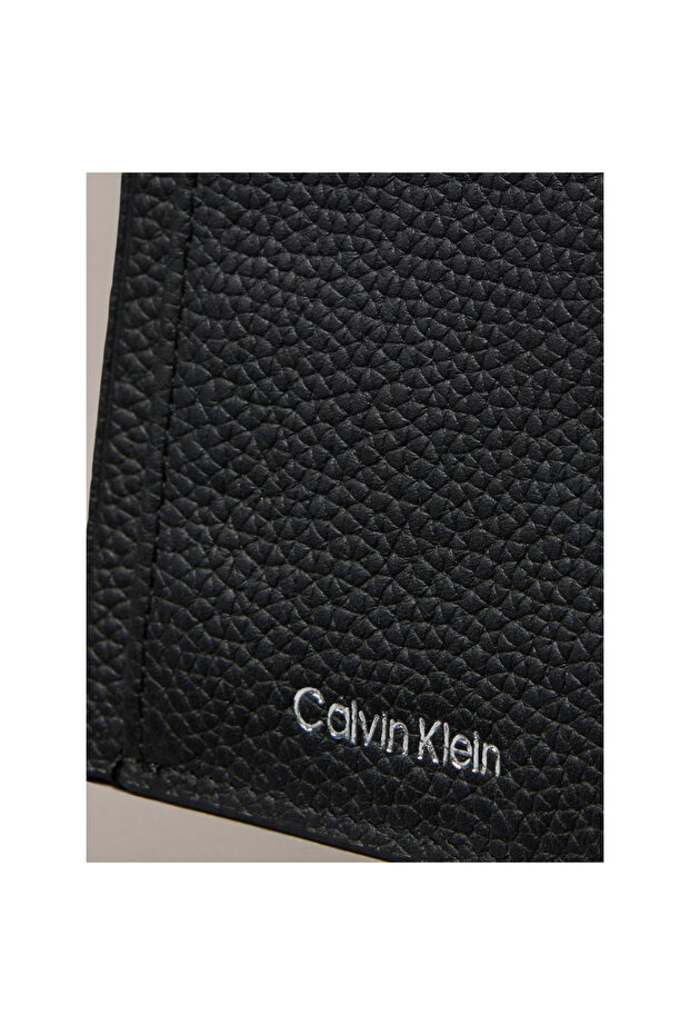 Męski brązowy portfel z wytłoczoną folią - 7