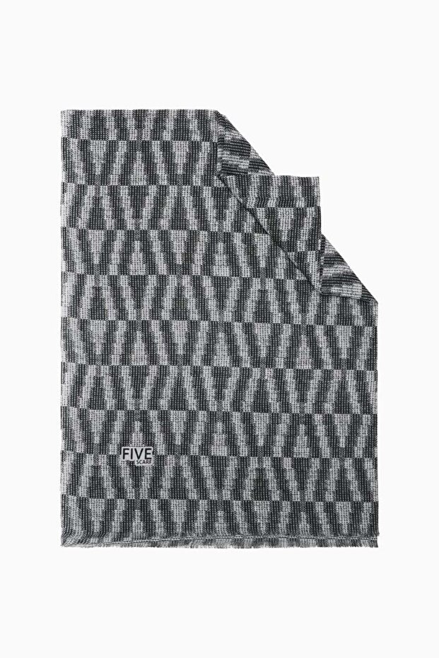 Black Relax Pyramid Shawl