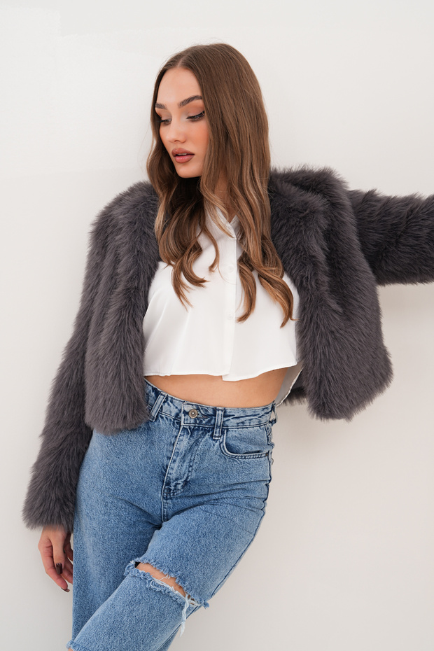 سترة كروب بوي ذات ياقة أساسية وفرو - 7