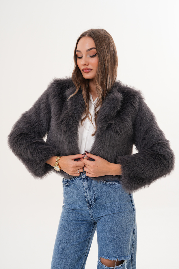 سترة كروب بوي ذات ياقة أساسية وفرو - 1