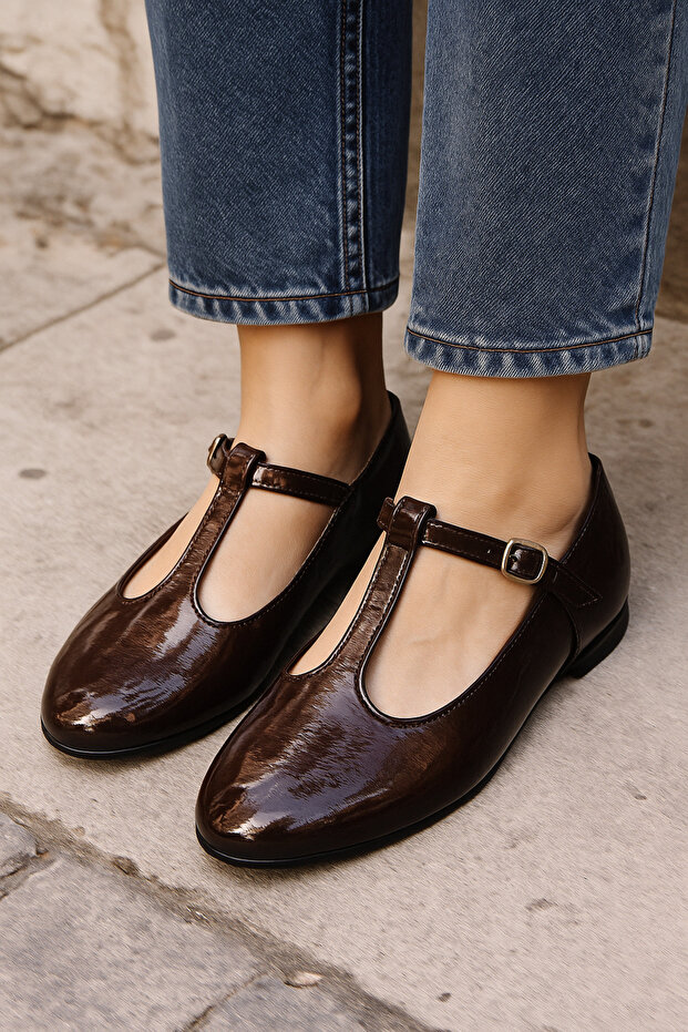 Brown Patent Leather T-Strap Mary Jane Design Ballerinas