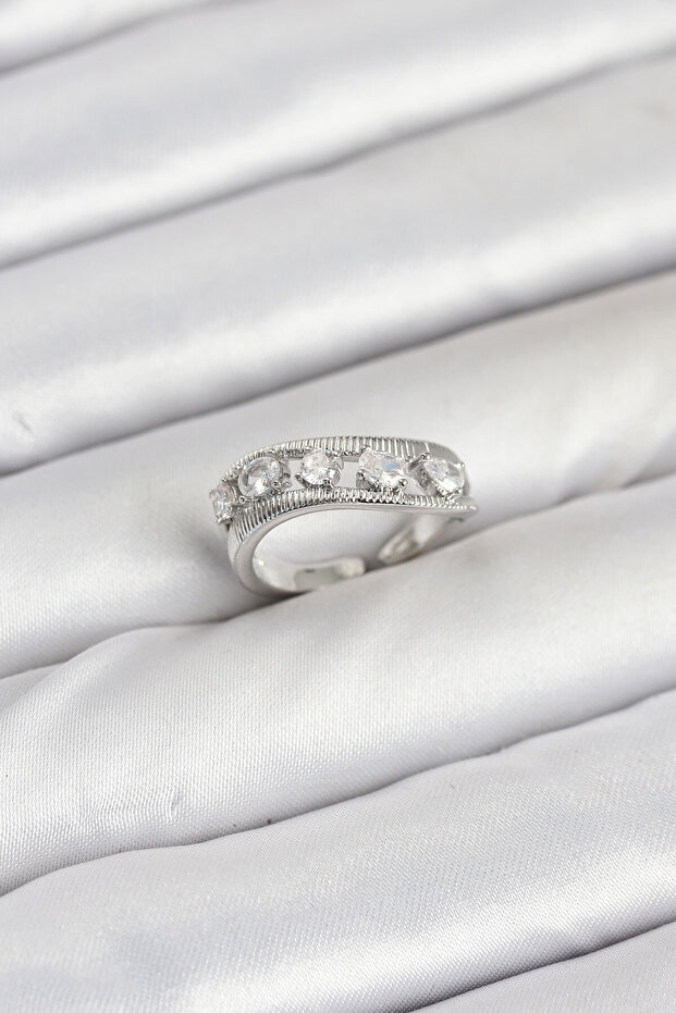 Silver Brass with Zircon Made Ring for Elegant Woman