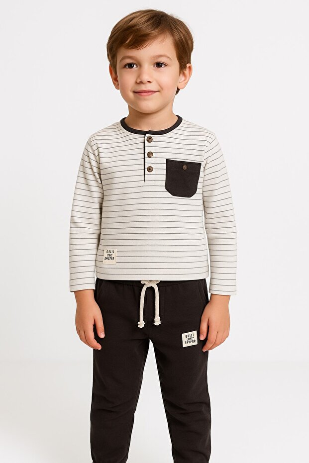 بدلة مخططة للأولاد - 4