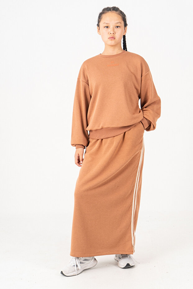 طقم رياضي بناتي أساسي مع تنورة 6503
