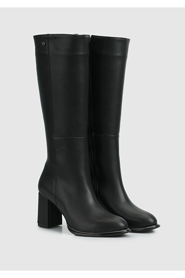 Siyah Kadın Bot - 2