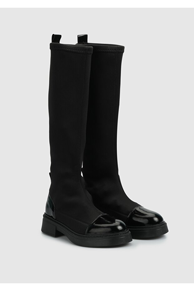 Siyah Kadın Bot - 2