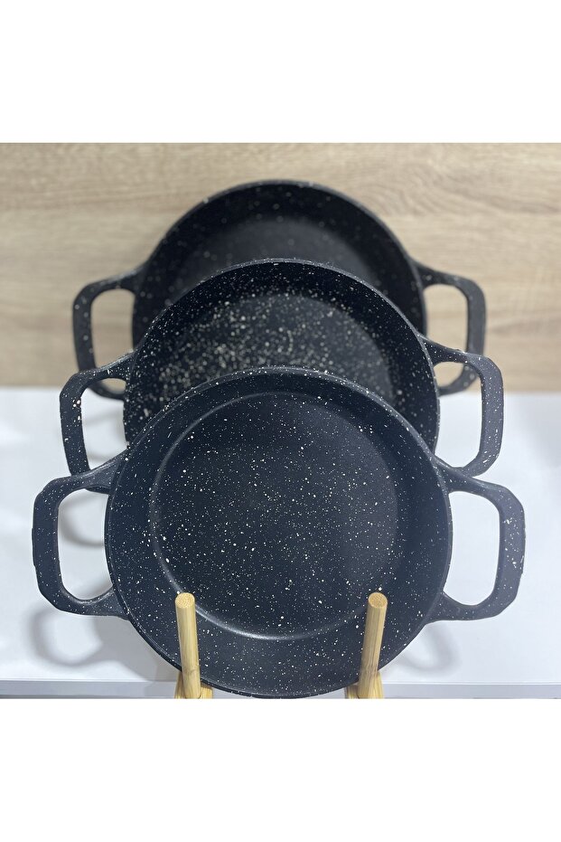 طقم 3 قطع من أواني الطهي المصنوعة من الجرانيت الأسود المصبوب 22 سم-20 سم-18 سم.