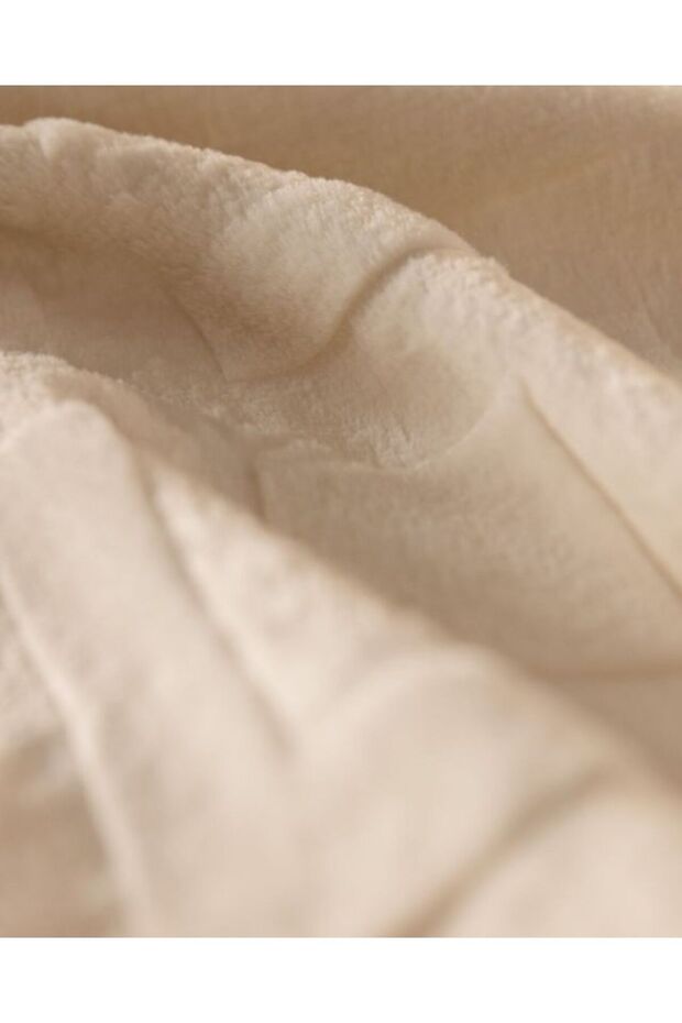 Clementine Mink Emboss Double Blanket - Ecru - 4
