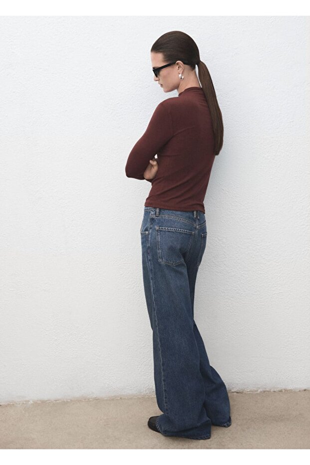 Dik yaka tişört - 4