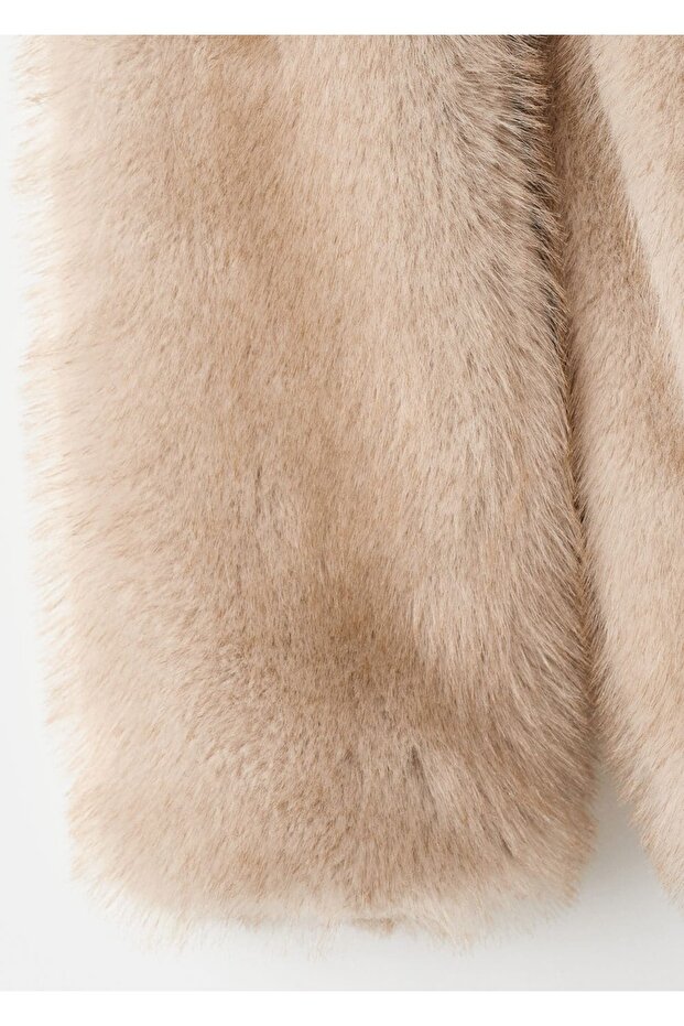 Düğmeli kürk görünümlü palto - 6