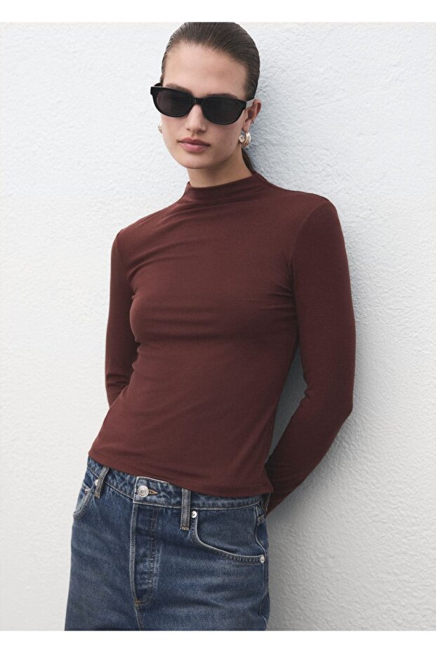 Dik yaka tişört - 1