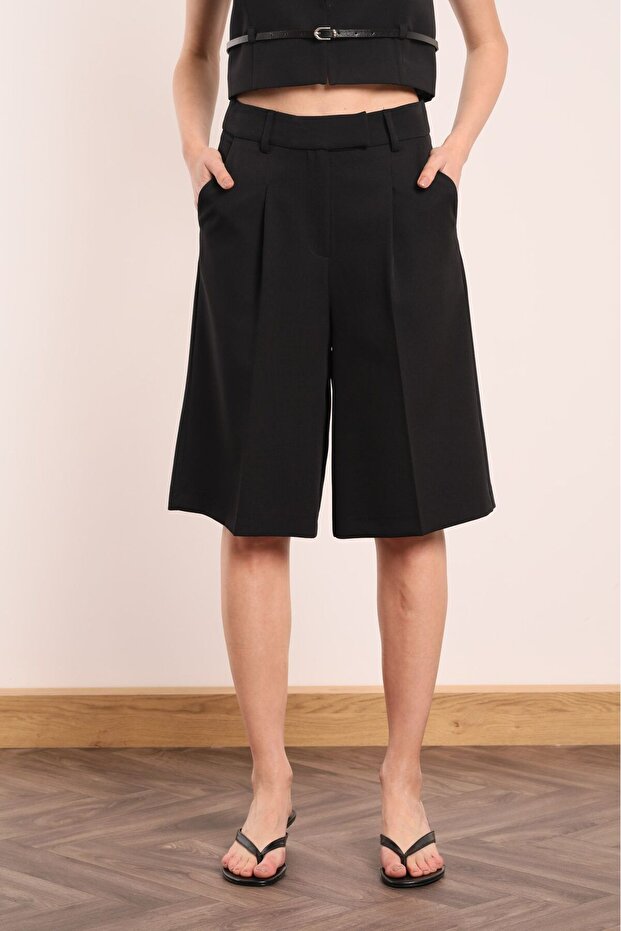 Siyah Pileli Rahat Şort - 2