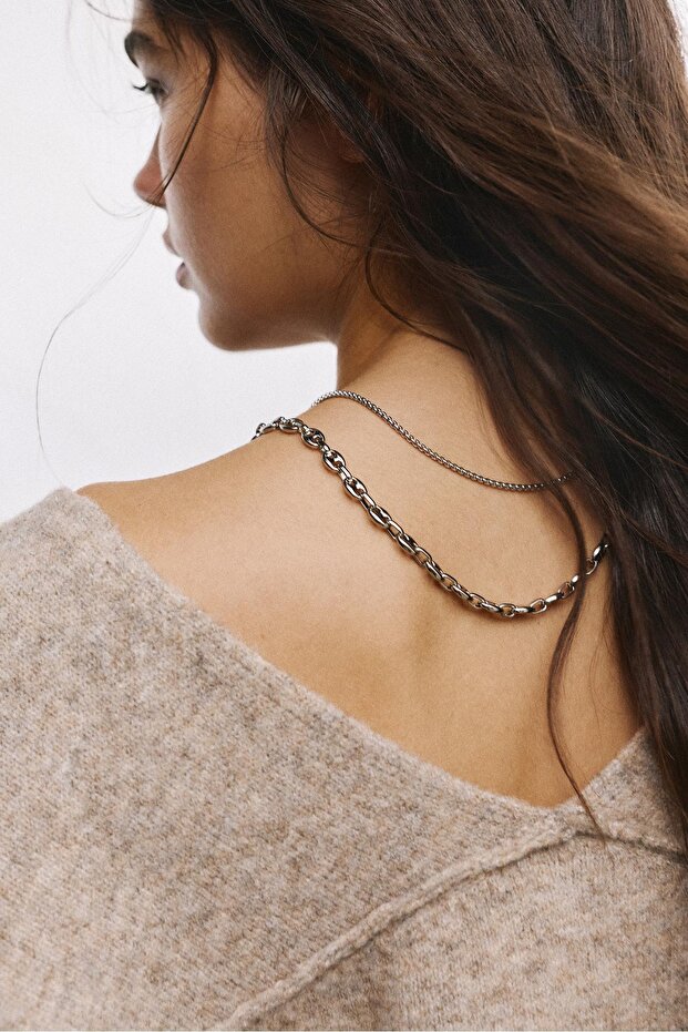 Yumuşak yakalı triko kazak - 1