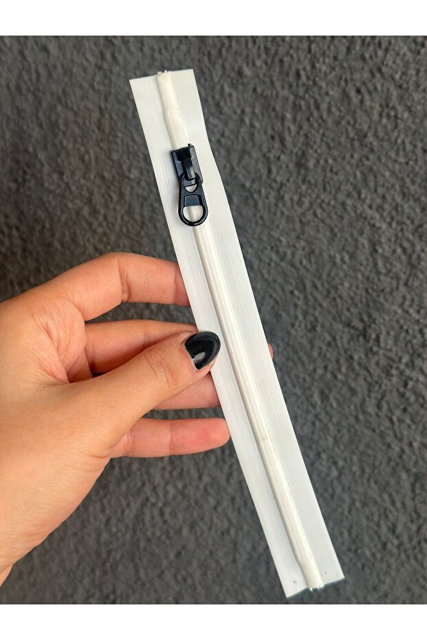 Silicone Design Hidden Zipper 20X2 cm White