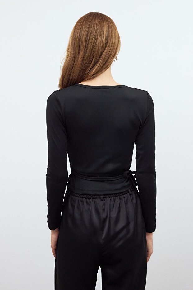 Siyah Basic Kruvaze Bağlamalı Bluz - 4