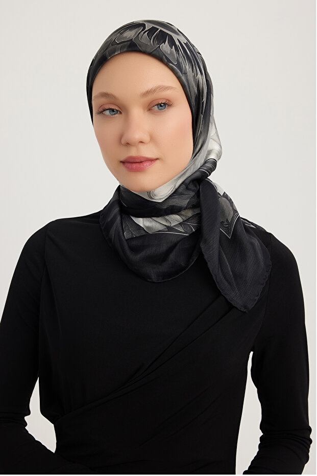زهرة الشمس - رمادي - وشاح جانجان بنقشة أورورا - 90x90 سم