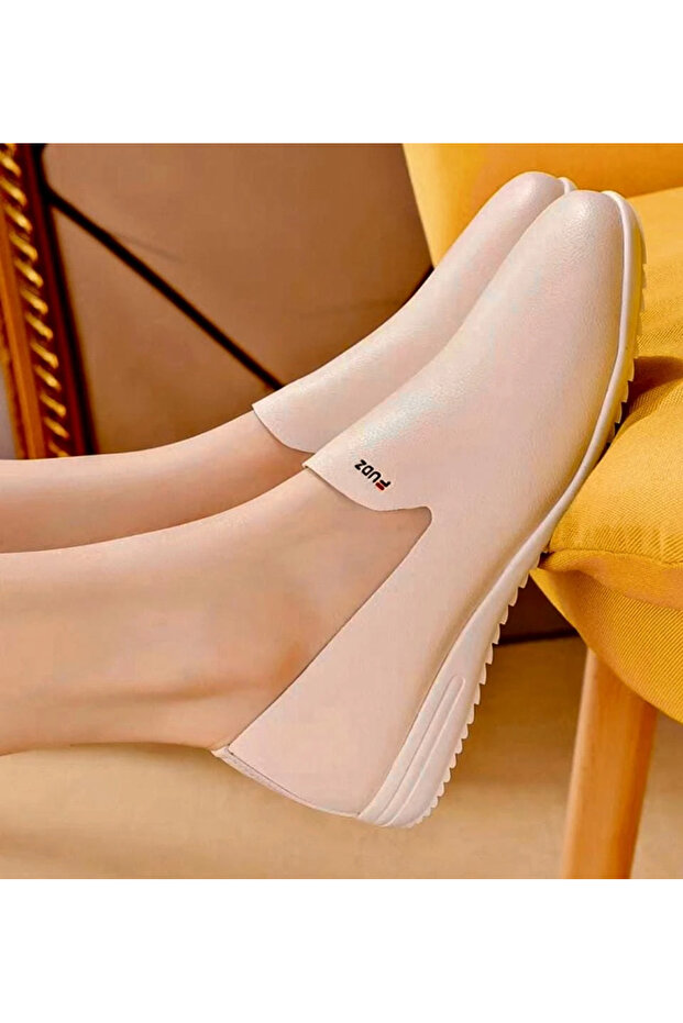 Comfortable shoes with a practical design and multiple sizes. - 1