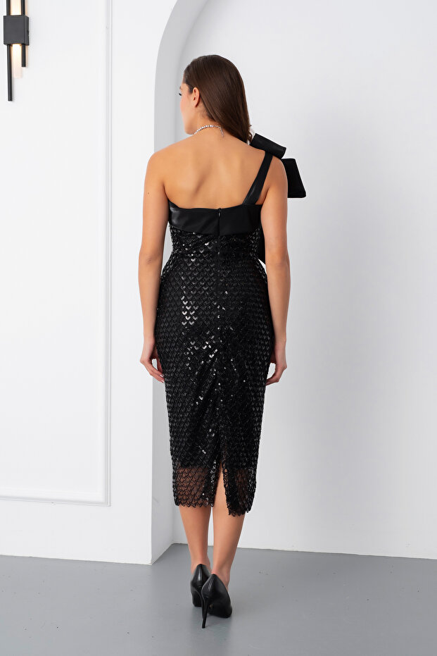 Kadın Siyah Tek Omuz Boncuklu Midi Gece Elbisesi - 7