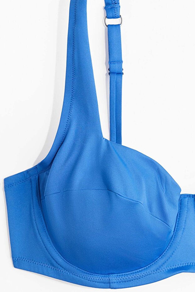 الجزء العلوي من البكيني - 2