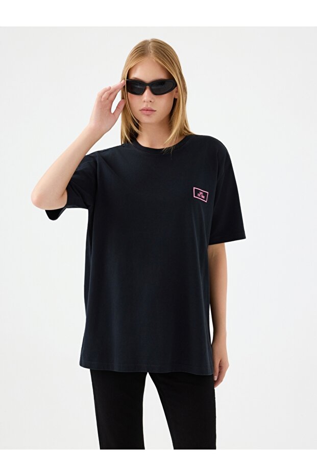 Loose Fit Women's T-shirt Sleeve