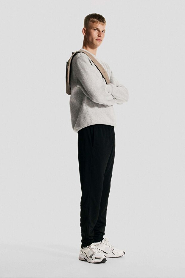 Slim Fit Sports joggers with DryMove™