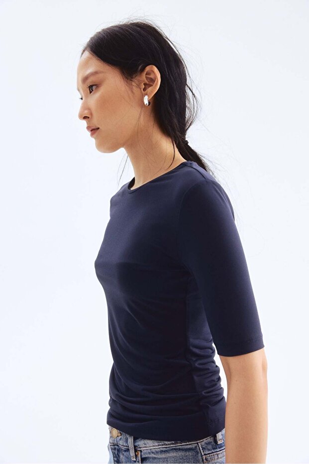 تي شيرت ملائم - 4