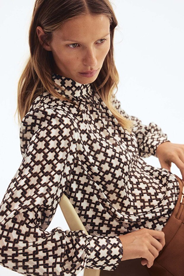 بلوزة بياقة قائمة - 3