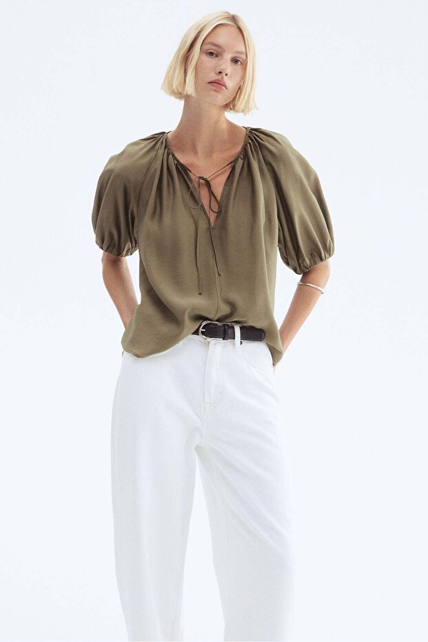 بلوزة بأكمام منفوخة - 1