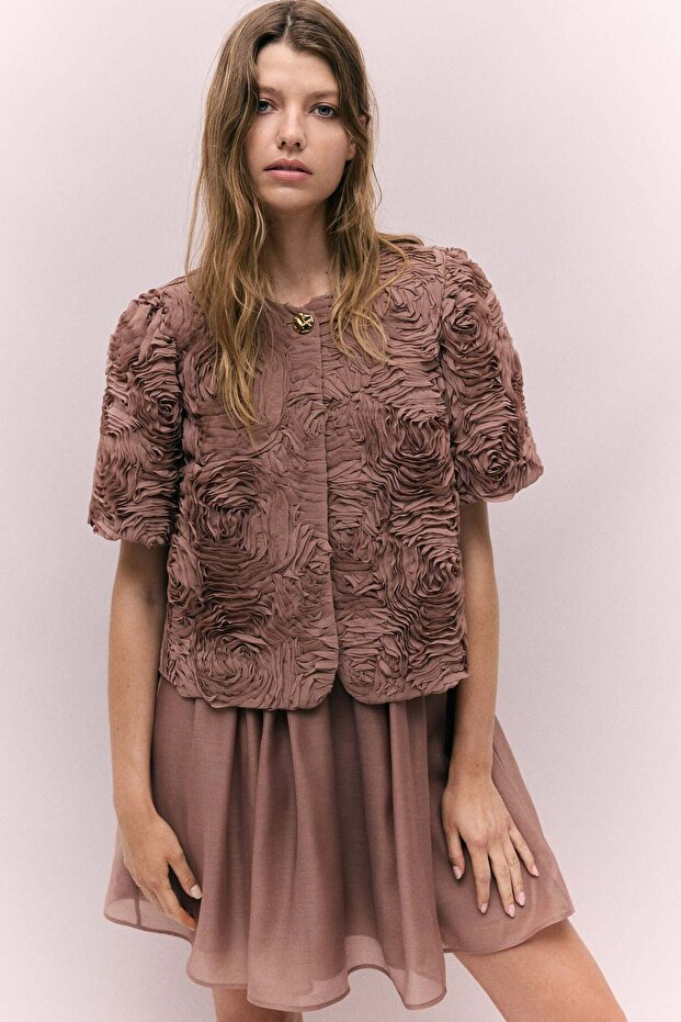 سترة مزينة بالتطريز - 1