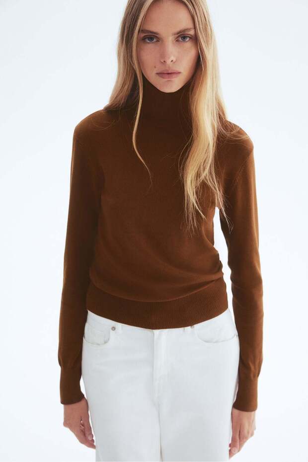 Polo-neck jumper