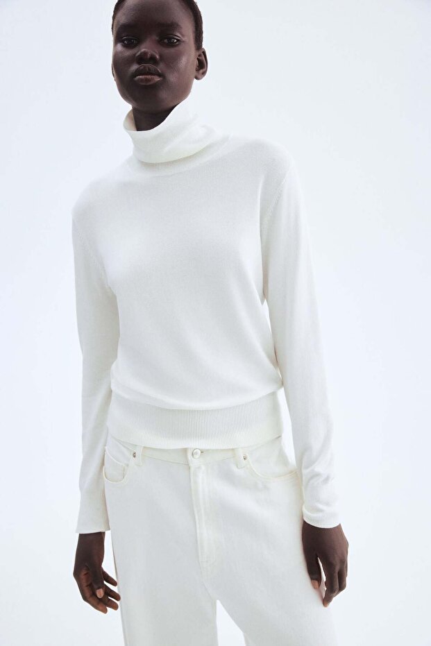 Polo-neck jumper