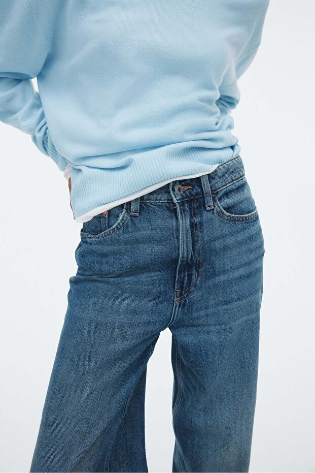 Off-the-shoulder jumper - 4