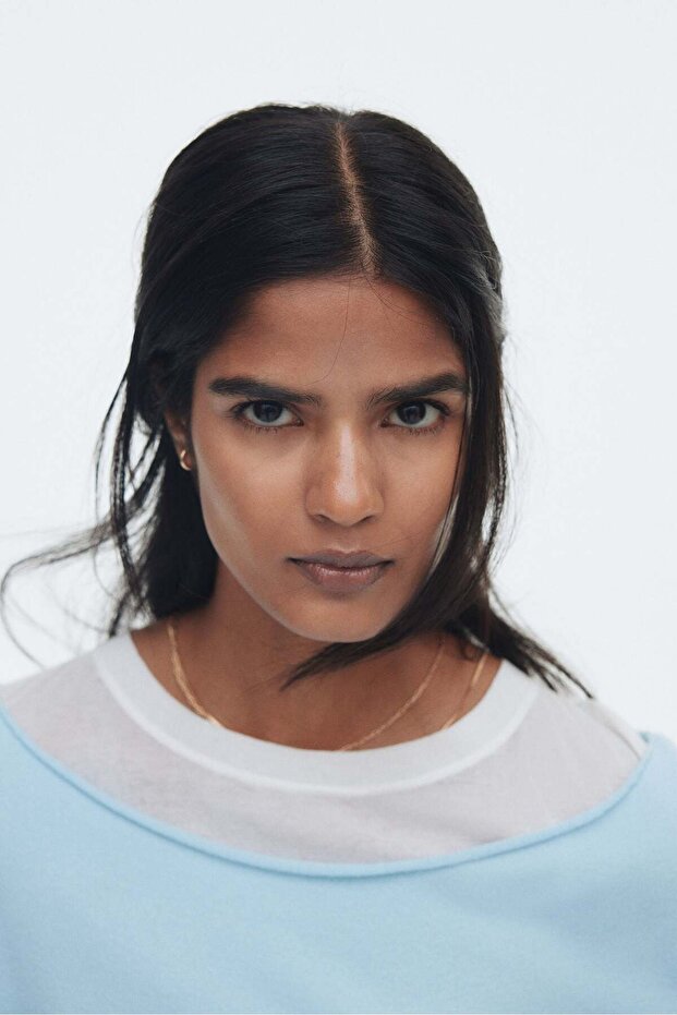 Off-the-shoulder jumper - 1