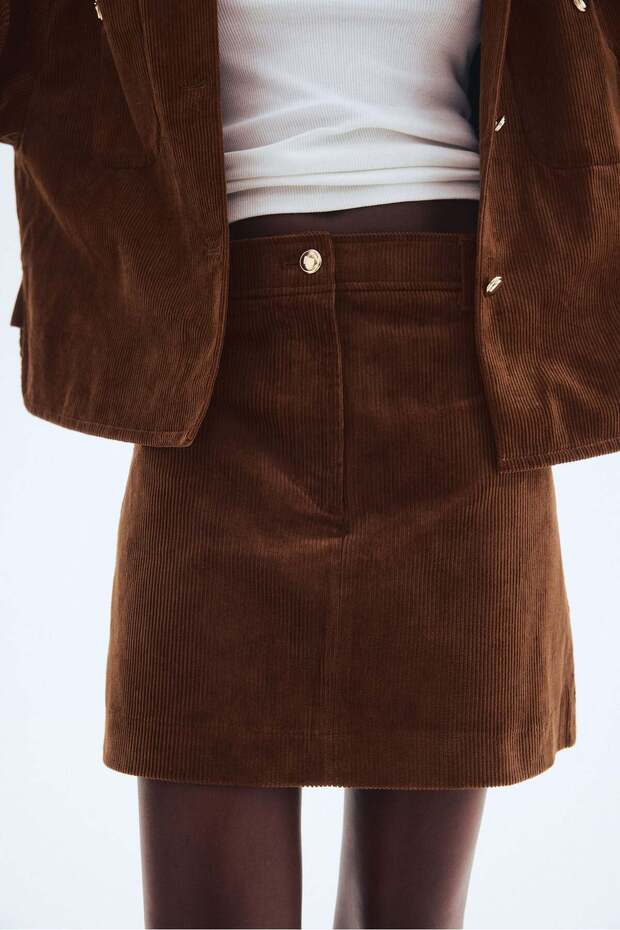 تنورة قصيرة - 1