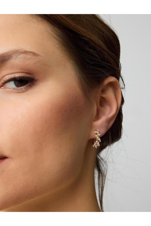 Altın Rengi İnci Detaylı Parlak Halka Küpe - 1