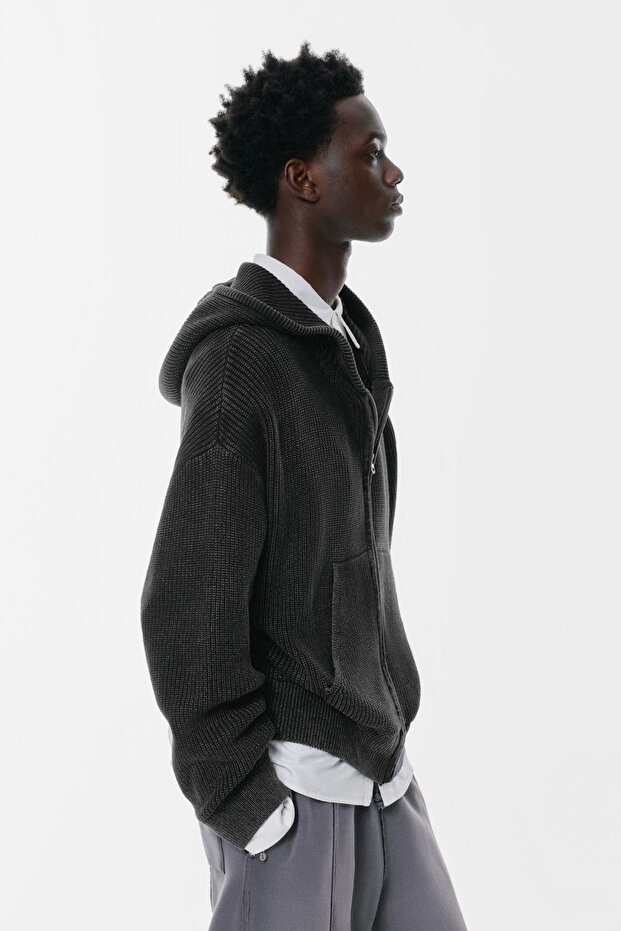 Kapüşonlu fermuarlı örgü hırka - 4