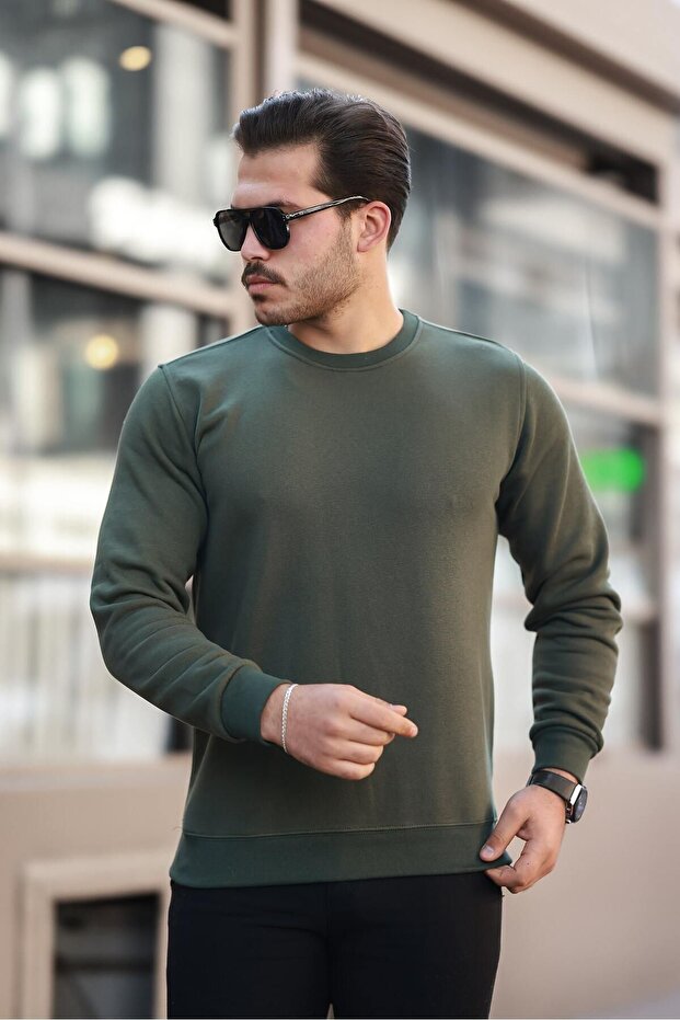سويت شيرت رجالي ذو ياقة دائرية وأكمام طويلة وضيق باللون الكاكي