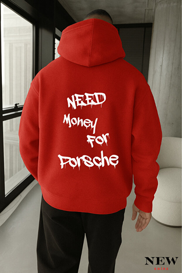 سترة رياضية مطبوعة عليها 'Need Money'