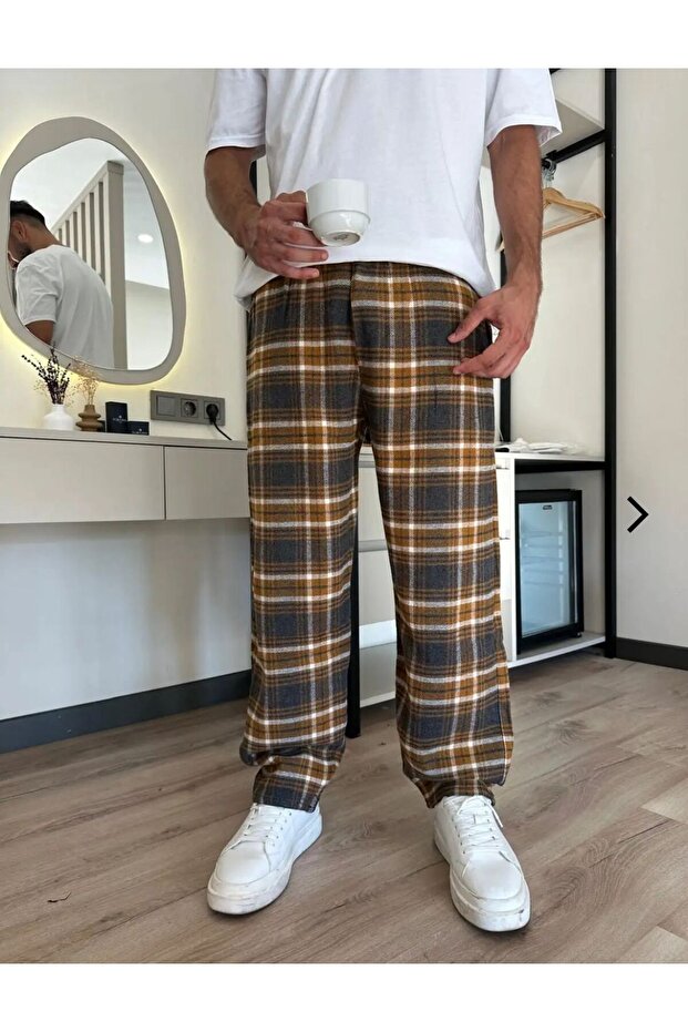بنطال رياضي منقوش مربعات باللون الرمادي والأصفر من Harajuku للجنسين