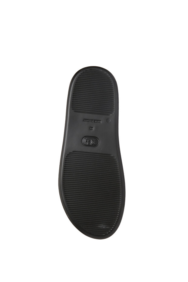 Siyah Kadın Terlik - 5