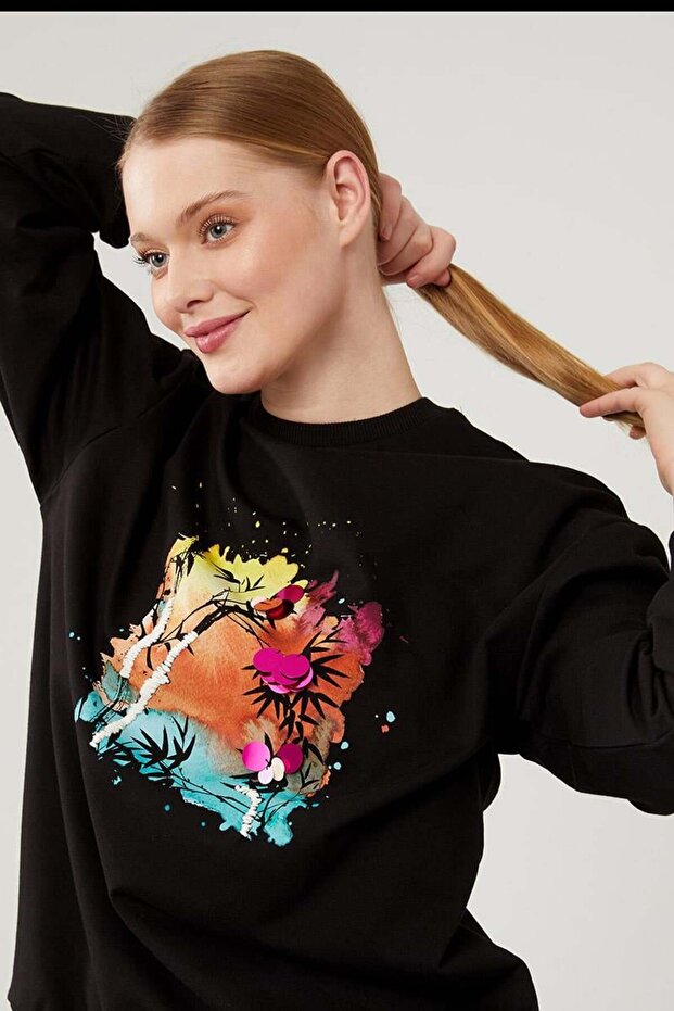 Siyah Pul İşlemeli Baskılı Sweatshirt - 4